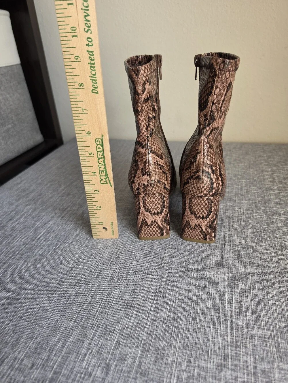 Steve Madden Harli Brown Snake Print Boots Block Heel Size 6 Ankle Bootie